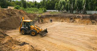 Разработка котлована Верхний Уфалей стоимость за от 566 руб. м3 - заказать работы по копке и рытью котлованов | траншей